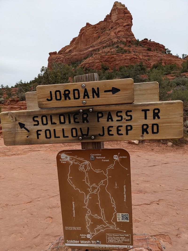 Safety Tips Every Moonlit Hiker Should Know