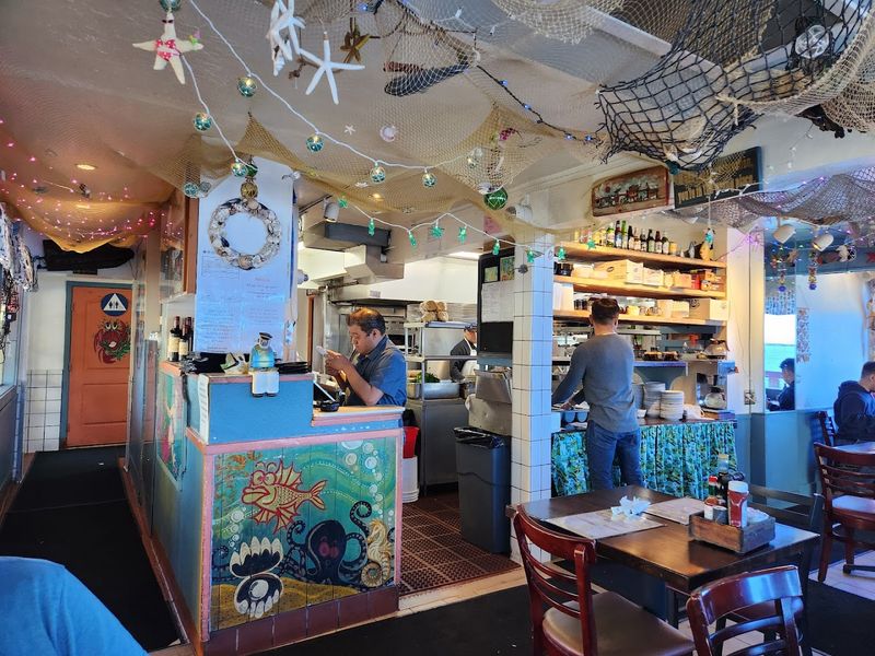 This funky California seafood shack is known for the best fish and chips in America 6 Fresh Ceviche That Surprises Everyone