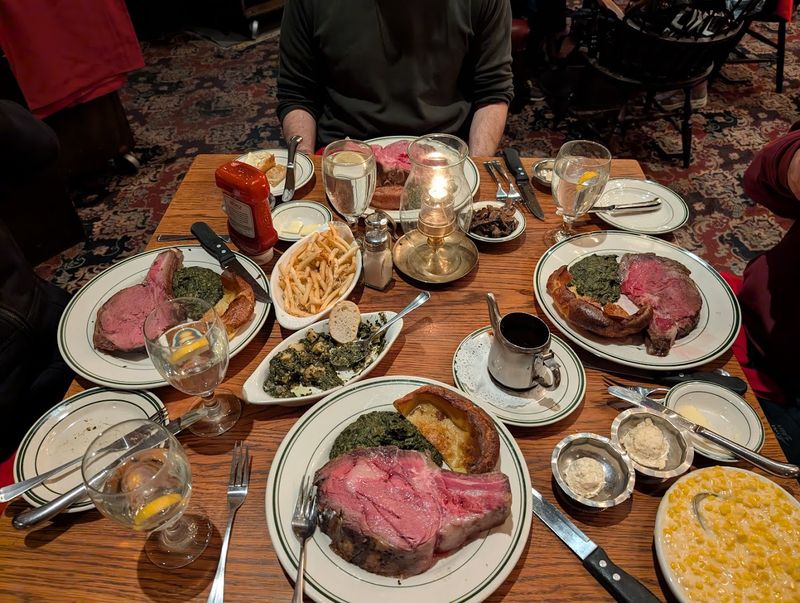 Tableside Carving That Turns Dinner Into a Show