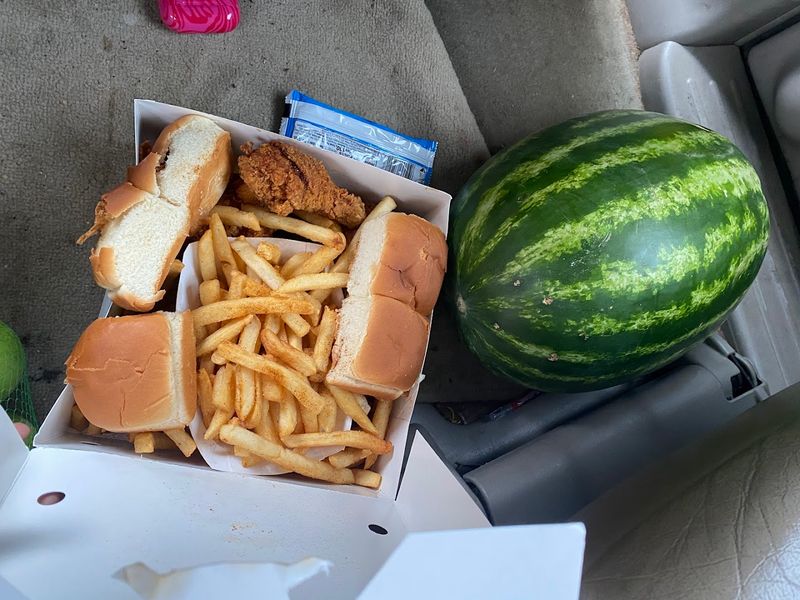 Hawaiian Rolls That Complete the Meal