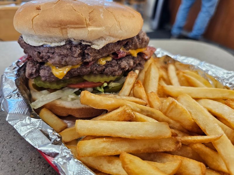 This no-frills Texas spot serves massive cheeseburgers worth traveling for 5 The Double Cheeseburger With Bacon and Jalapeños — A True Texas Classic