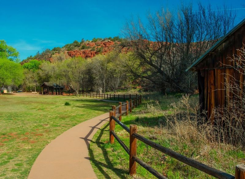 Sedona Proximity: Red Rock Magic Just Minutes Away