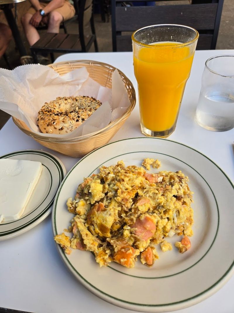 A Celebrity-Approved Spot With Real Street Cred