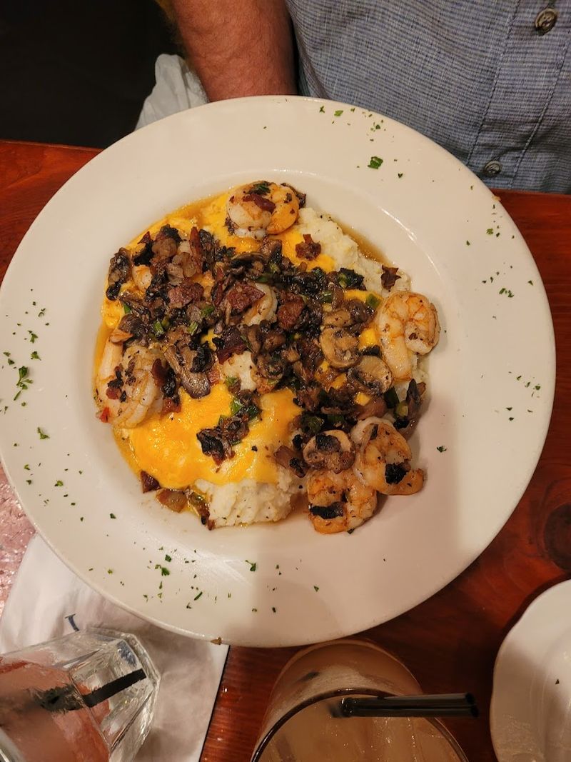 Shrimp and Grits Done the Southern Way