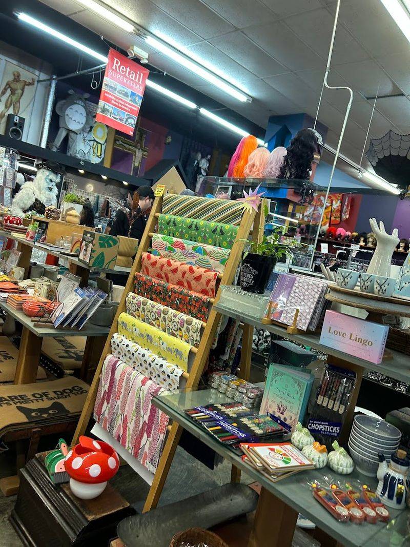 This Huge Vintage Store In Georgia Offers Thousands Of Finds At Rock-Bottom Prices 7 Pins, Stickers, and Small Treasures Galore