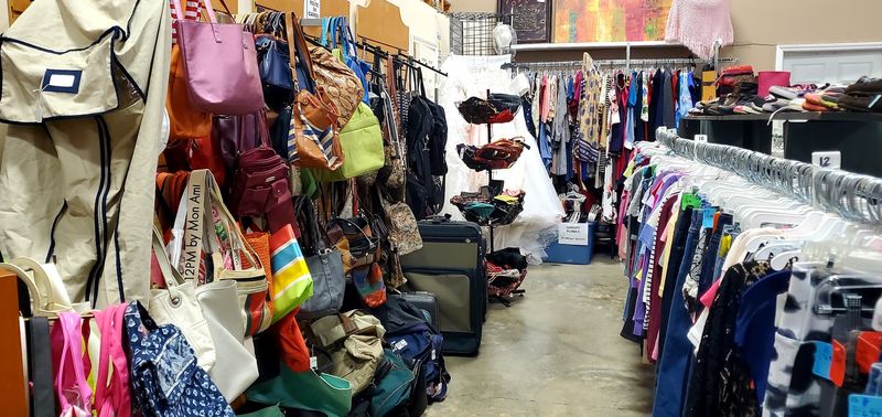 This Huge Thrift Store In Tennessee Takes Nearly A Full Day To See 11 Unique Rooms and Nooks That Keep You Exploring