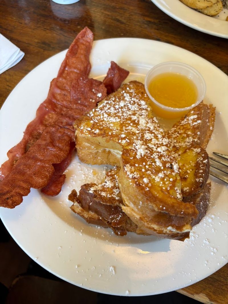 The Legendary Cinnamon Roll You Cannot Leave Without