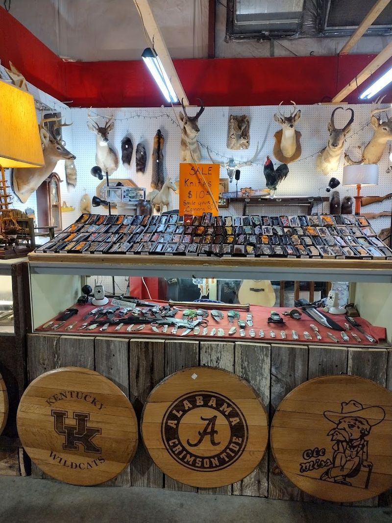 Smoke Shop and Unique Specialty Vendors