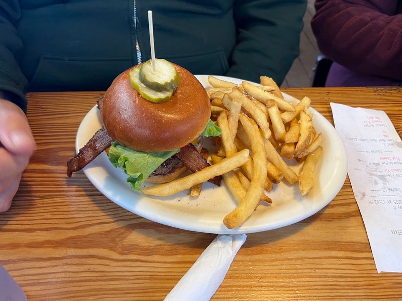 Classic Cracker Cheddar Burger That Melts in Your Mouth