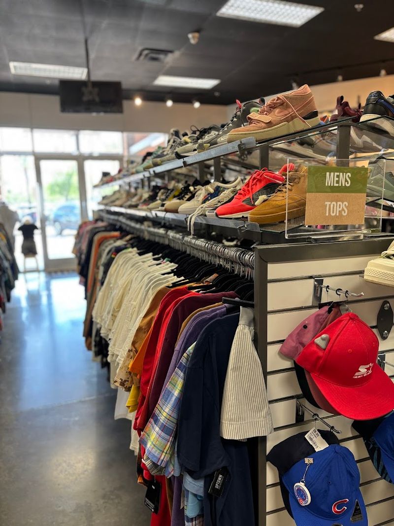 A huge Arizona thrift store where $35 fills your cart 13 Tips for Selling Your Clothes Here Successfully