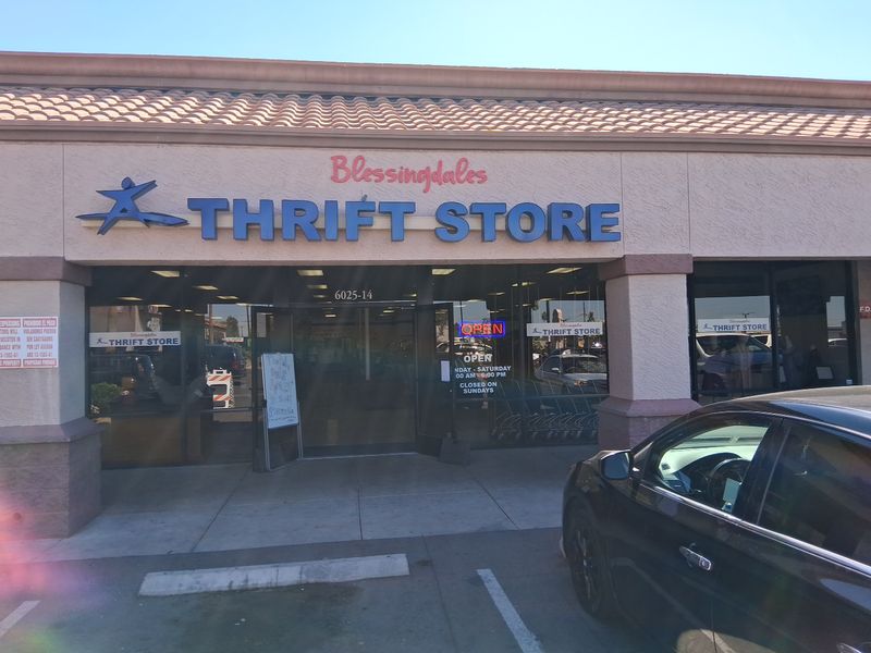 16 Huge Secondhand Stores In Arizona That Are Absolutely Worth Visiting 11 Blessingdales Thrift Store - Phoenix, Arizona