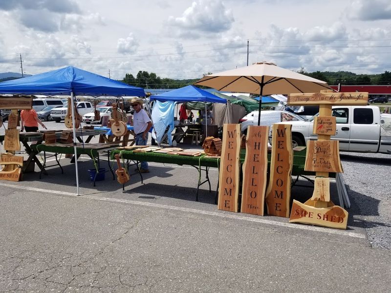 Outdoor Vendor Area and Extra Exploration