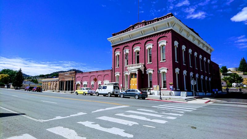 This Beautiful Nevada Town Offers Peace, Quiet, And No Crowds 6 Eureka County Courthouse