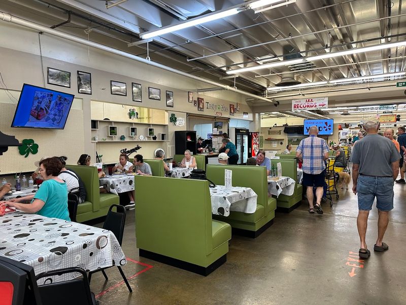 The Bluebird Cafe Inside the Mall
