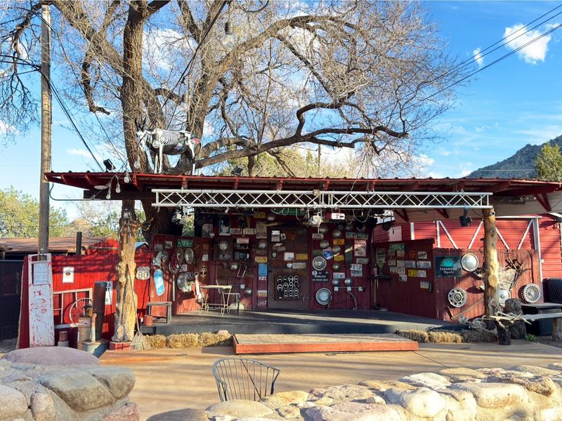 Live Music and Weekend Vibes That Keep Things Lively