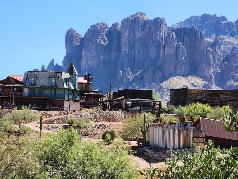 Stunning Views of the Superstition Mountains