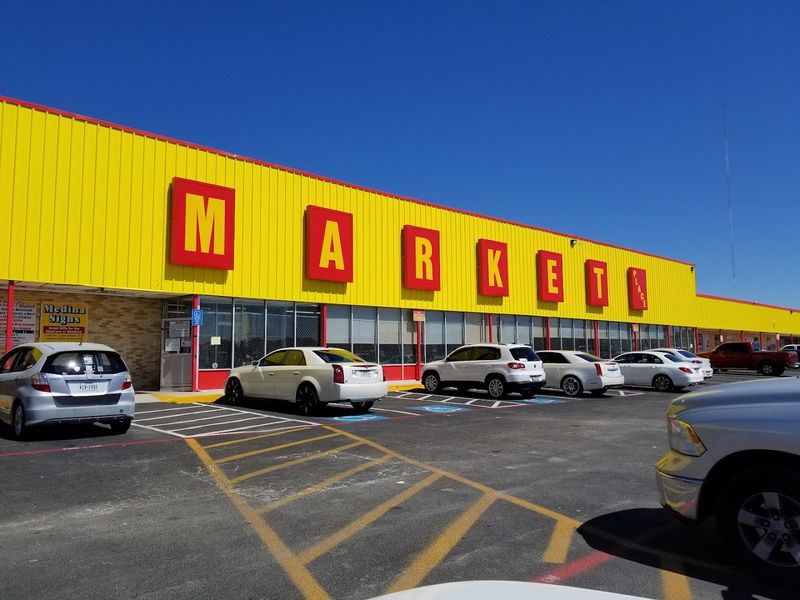 13 huge Texas flea markets packed with rare finds at low prices 10 Eisenhauer Market - San Antonio, Texas