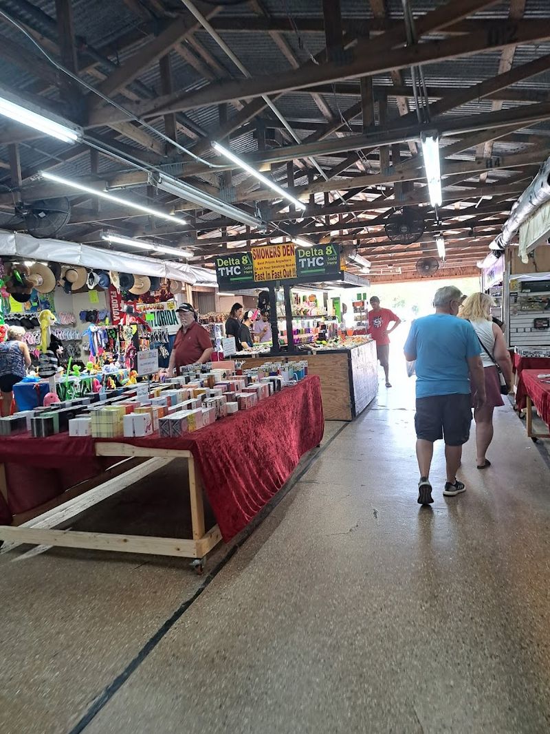 16 huge Florida flea markets you should visit 12 Daytona Flea & Farmers Market - Daytona Beach, Florida
