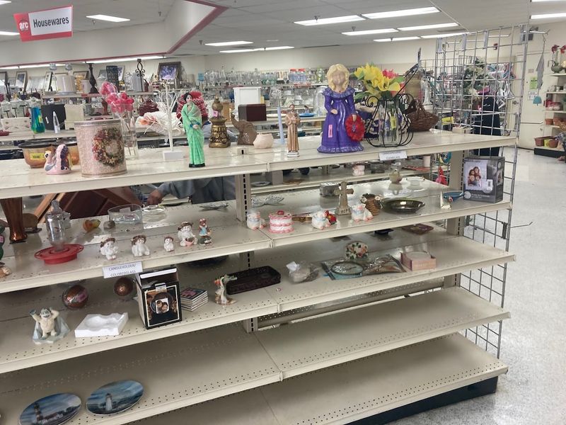 Holiday Decor and Seasonal Finds on a Budget