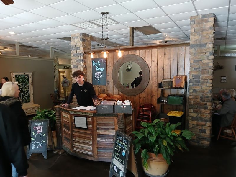 Friendly Staff and Fast Service That Keep Guests Coming Back