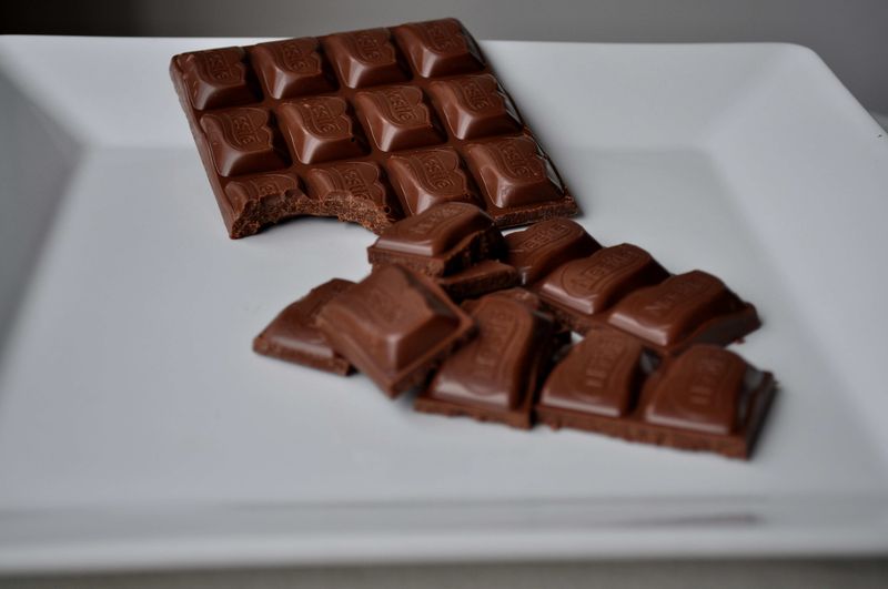 23 Foods That Used to Be Occasional Treats - But Are Now Everyday Habits 5 Milk chocolate
