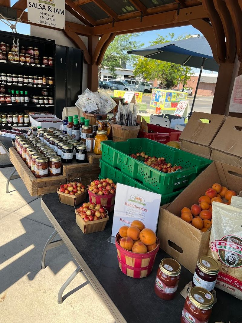 Tagge's Famous Fruit and Veggies - Holladay, Utah