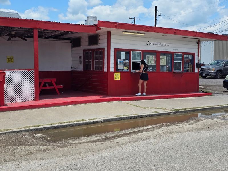 A simple Texas restaurant famous for its fried chicken 13 Operating Hours and the Best Times to Visit