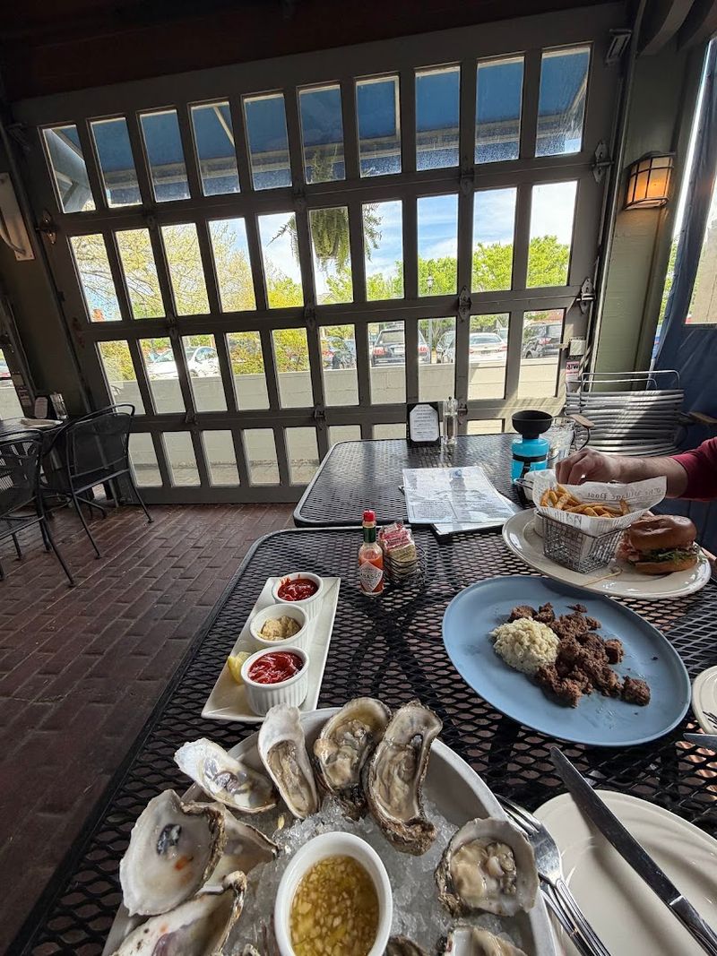 Berret's Seafood Restaurant and Taphouse Grill - Williamsburg, Virginia