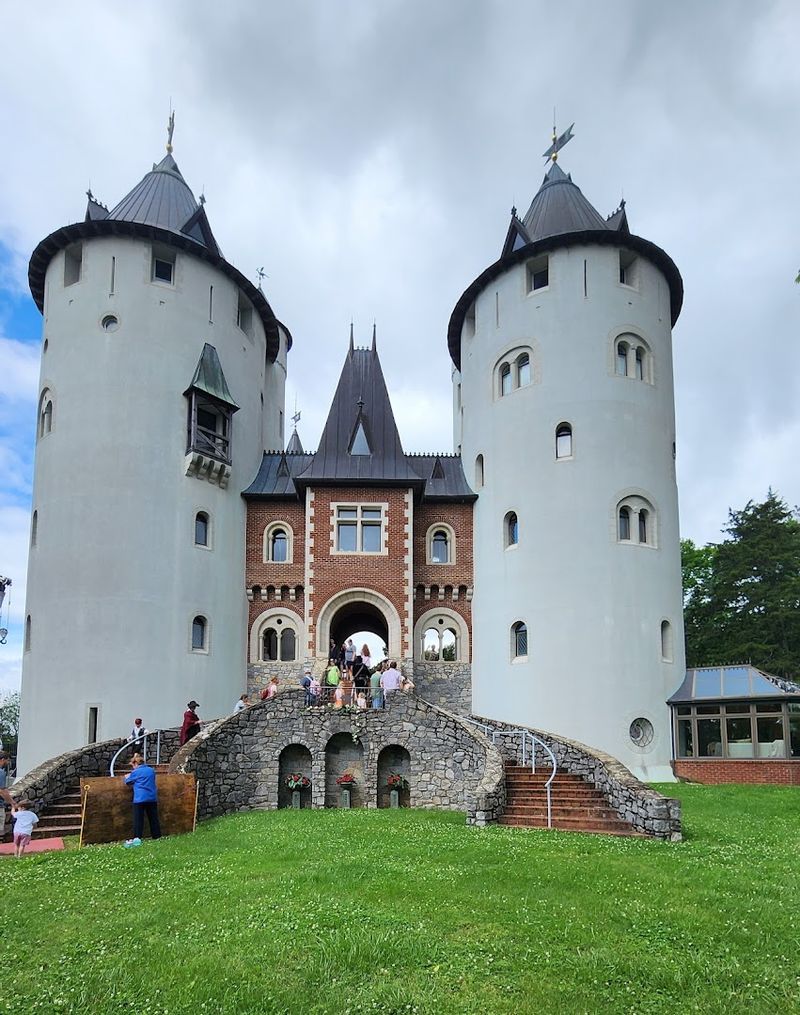 Visiting During the Tennessee Renaissance Festival
