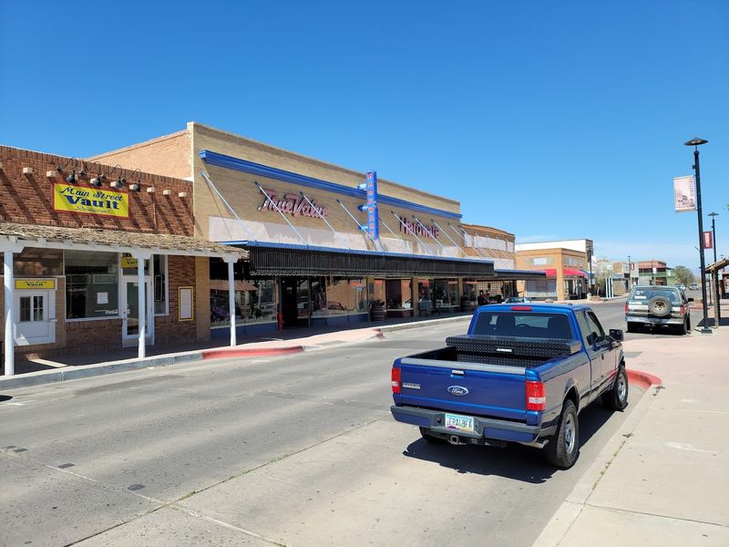 Main Street Shops and Local Eateries