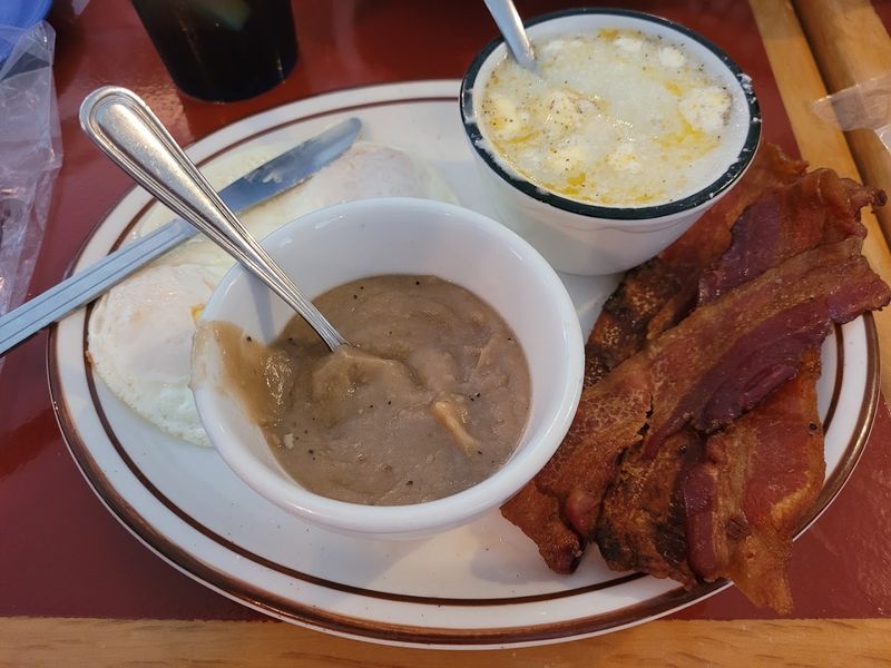 The Beacon Light Tea Room - Bon Aqua, Tennessee