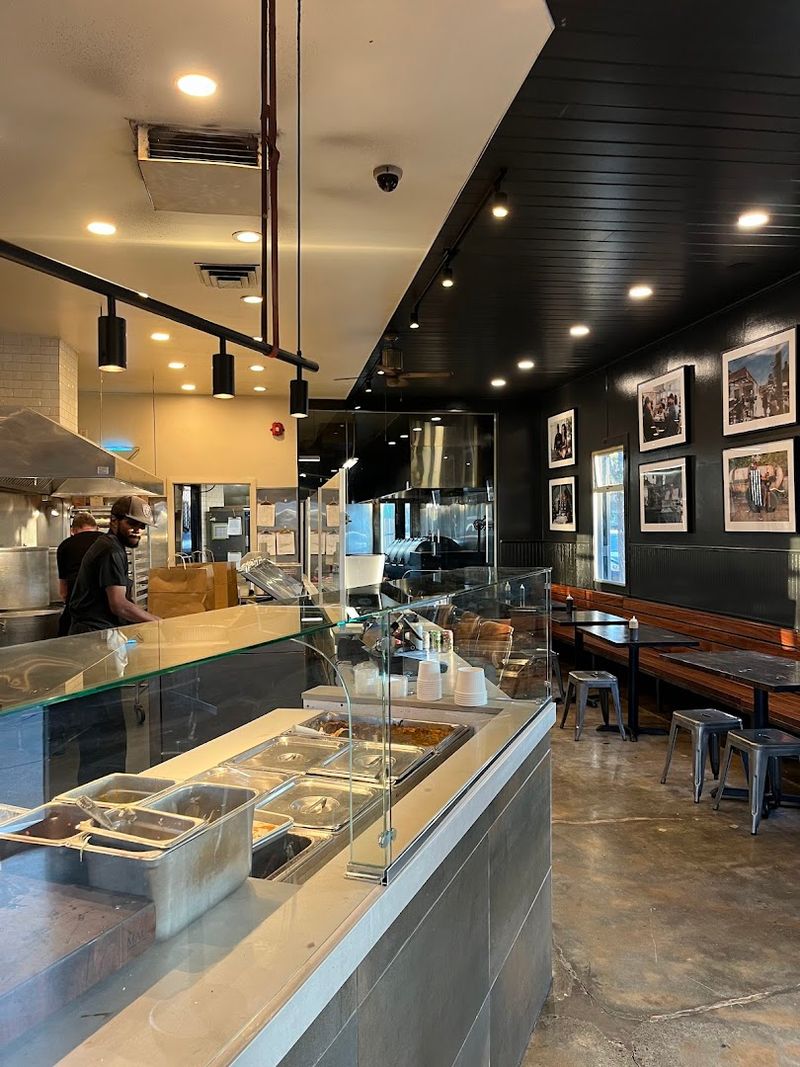 Counter-Service Setup That Keeps Things Moving