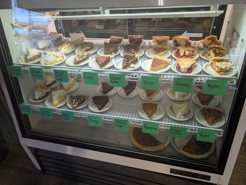 The Best Homemade Pies In Tennessee Come From This Old-Fashioned Restaurant 2 Chess Pie That Tastes Like Grandma Made It