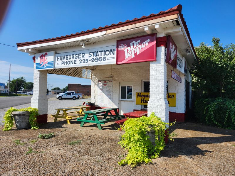 Hamburger Station - Paragould, Arkansas
