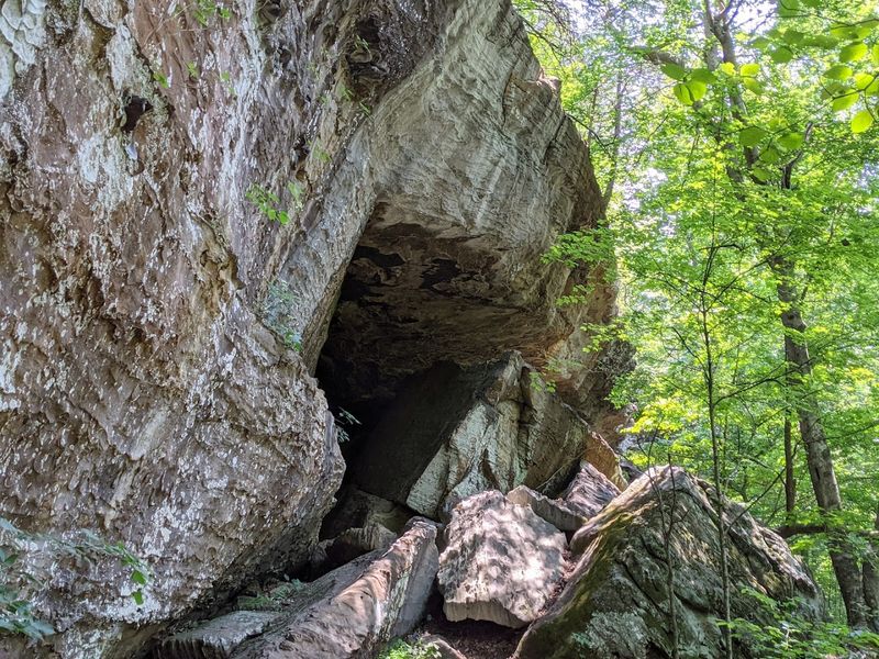 Devil's Backbone Rock Formation