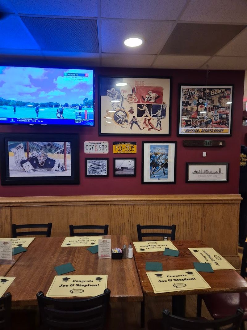 The Cozy, Vintage Tavern Atmosphere