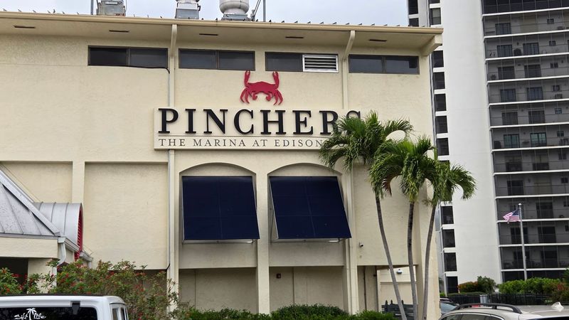 Pinchers Crab Shack, Fort Myers, Florida