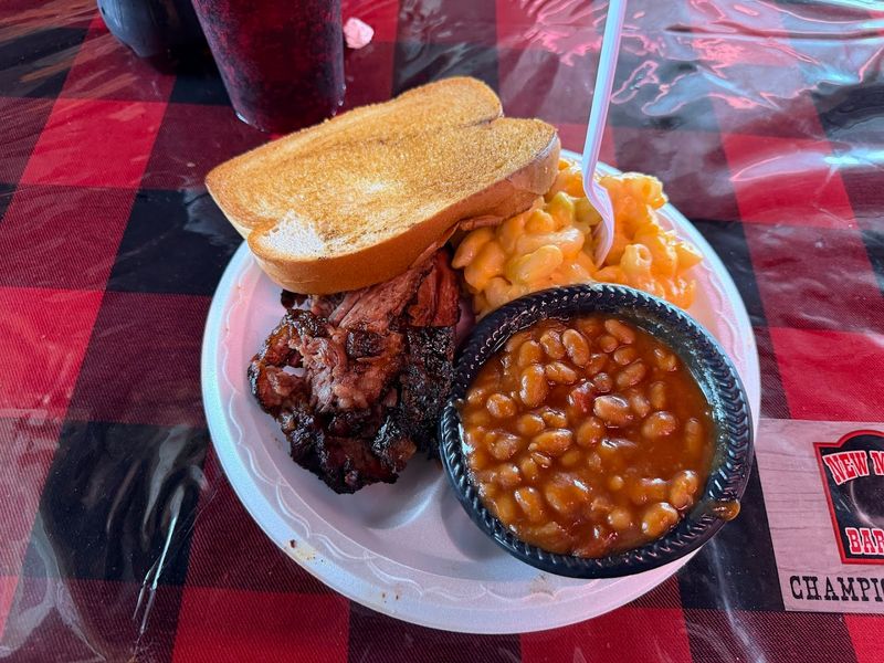 This Tennessee BBQ spot serves fried catfish so good, it's worth the drive 14 Why New Moon BBQ Is Worth the Drive