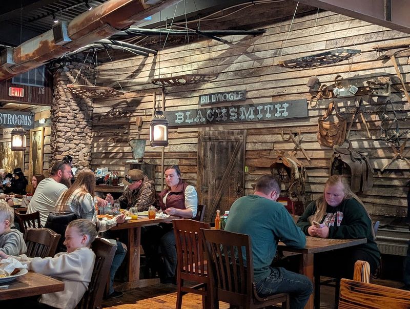 Rustic Cabin Atmosphere That Feels Authentically Tennessee