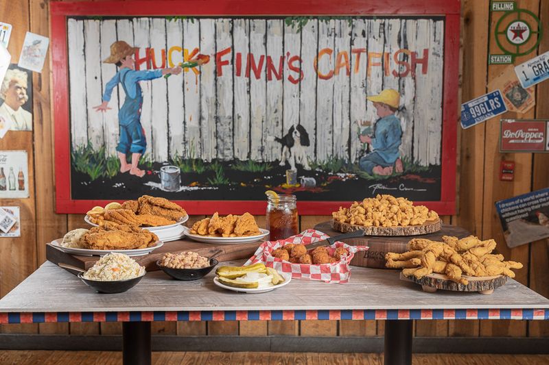 This Unassuming Tennessee Restaurant Serves Frog Legs That Taste Amazing 3 All-You-Can-Eat Catfish Worth Every Penny