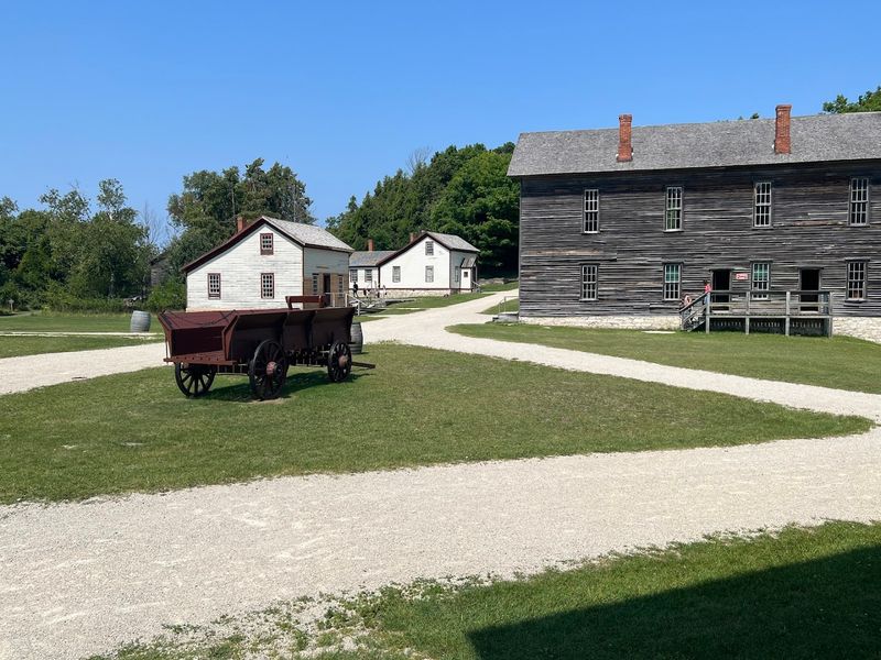 Starting the 1-Mile Trail: What to Expect at the Trailhead