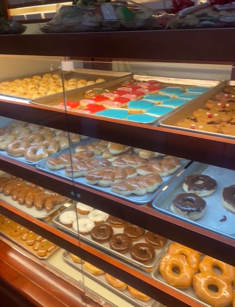 Fruit-Filled Donuts Bursting With Real Preserves