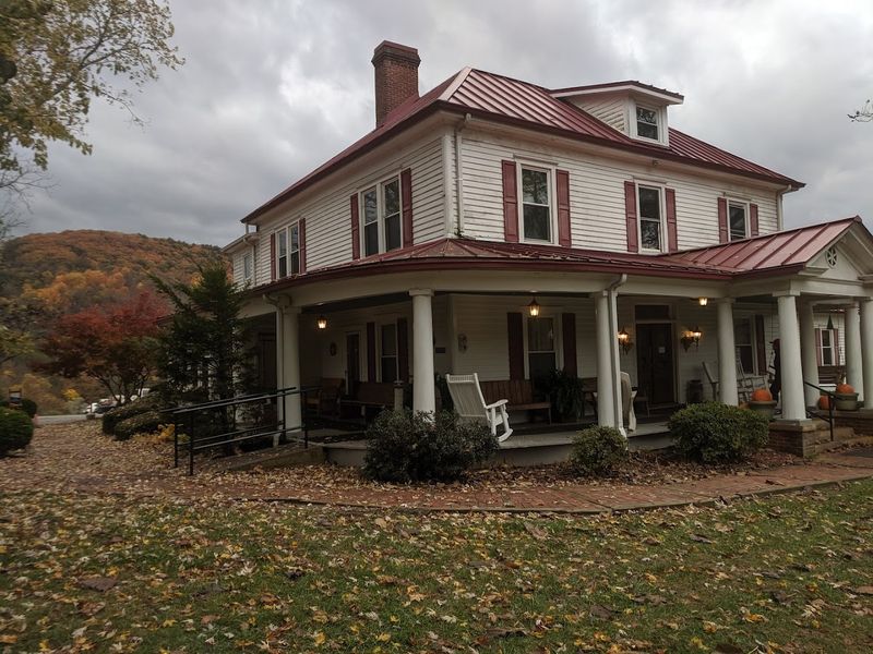 The Homeplace - Catawba, Virginia