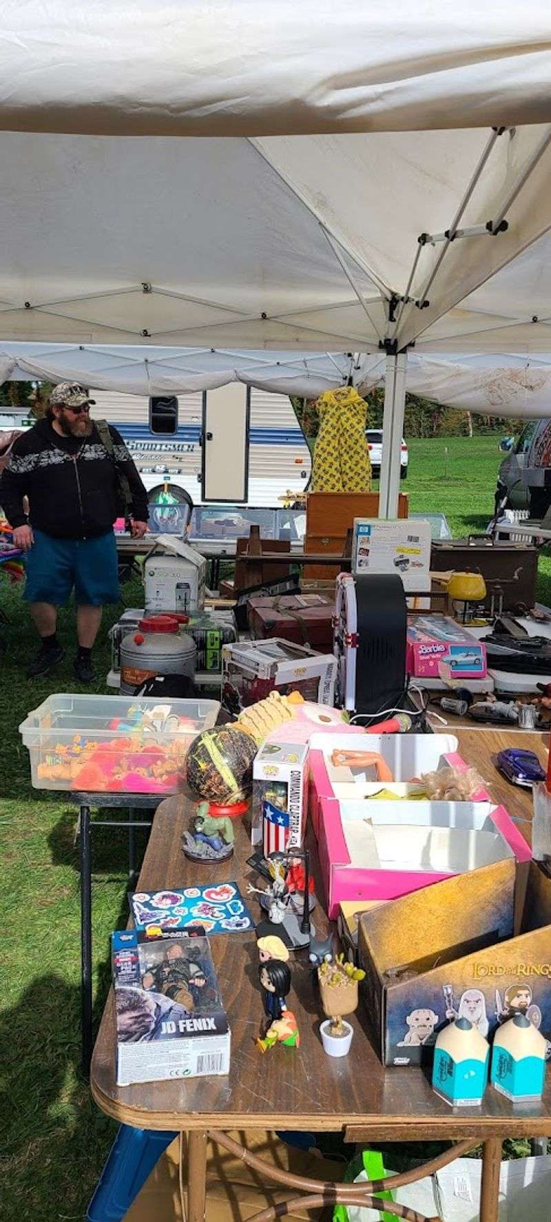 Separate Sections Keep the Shopping Experience Organized