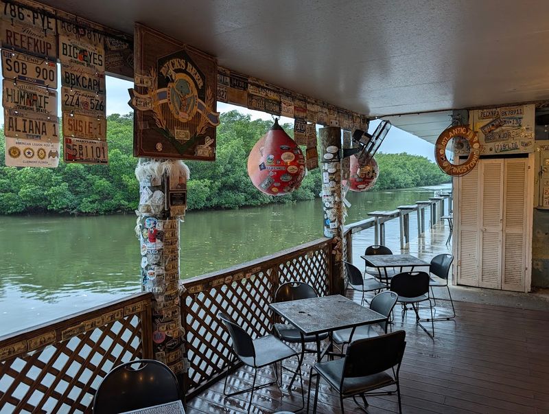 A True Open-Air Waterside Atmosphere