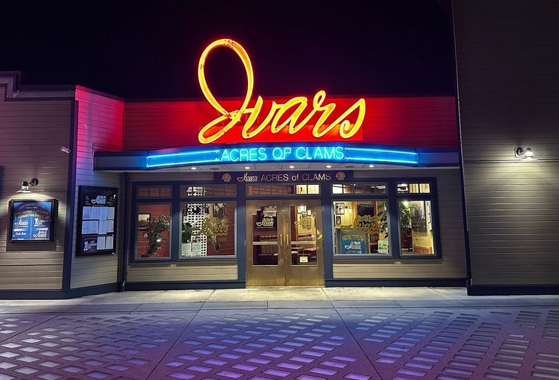 Ivar's Acres of Clams - Seattle, Washington