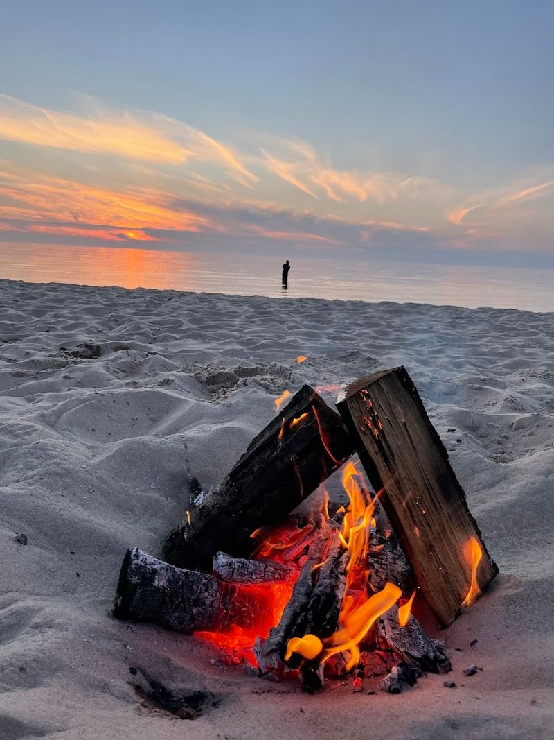 Beach Fires After Dark Make Evenings Truly Unforgettable