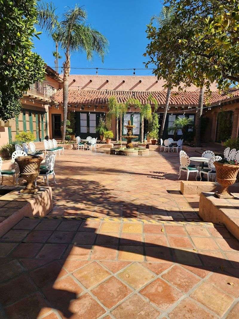 Prime Location Right Off the 5 Freeway