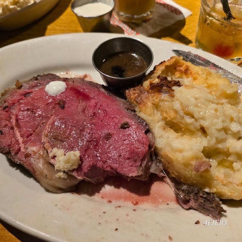 The Legendary 20-Ounce Prime Rib
