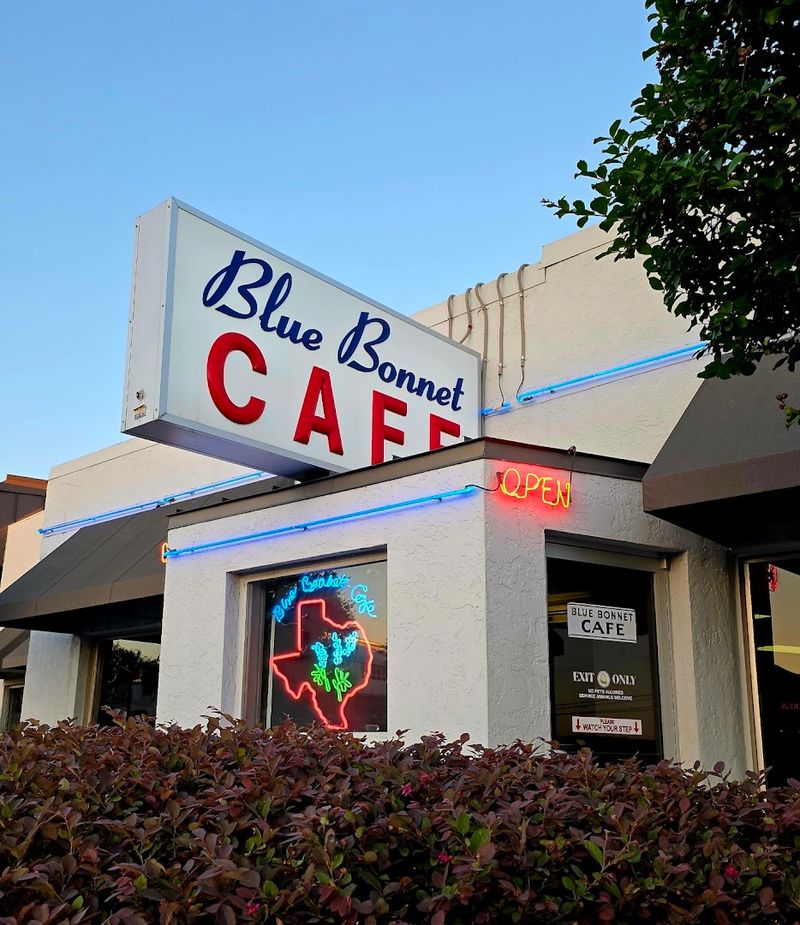 A Cafe With Nearly 100 Years of History
